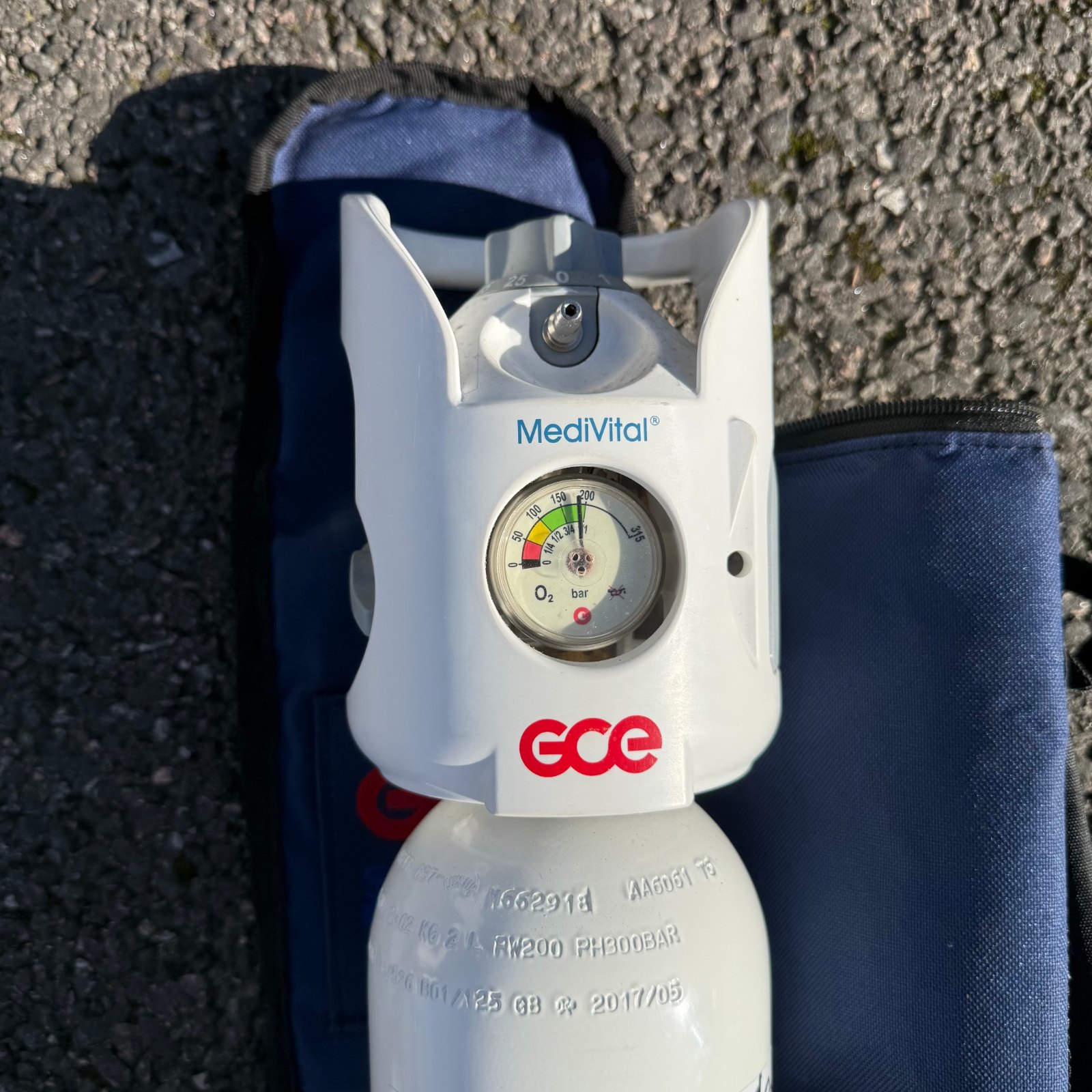 2L Responder O2 Medical Oxygen Training Cylinder (Full) — photo 5 of 12