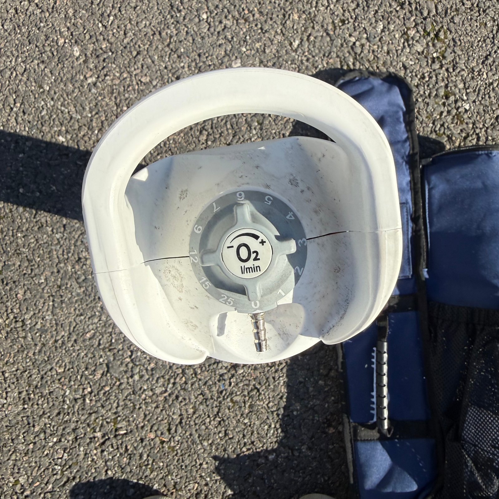 2L Responder O2 Medical Oxygen Training Cylinder (Full) — photo 6 of 12